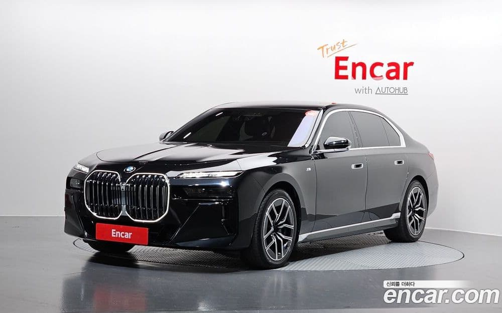 BMW 740i xDrive M Sport G70 2025