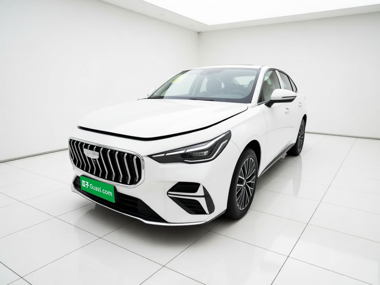 Geely Emgrand 2027 — фото 1 из 6