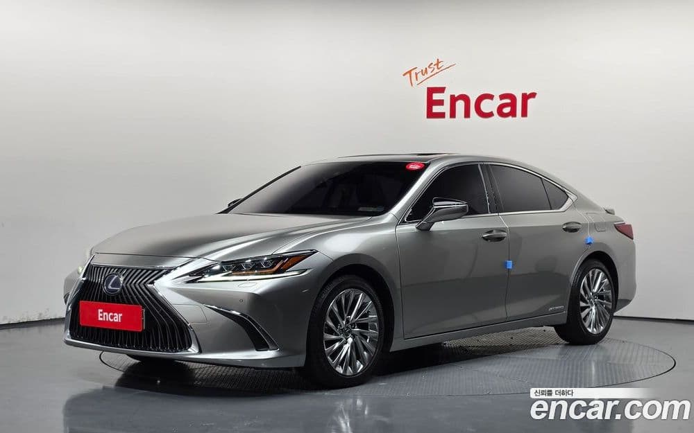 Lexus ES Executive 7-е пок. 2019