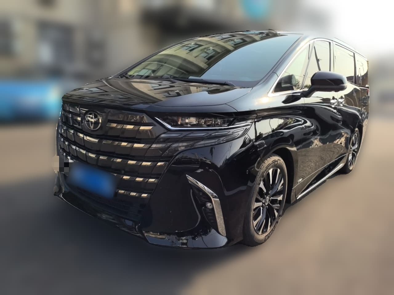 Toyota Alphard 2024 — фото 1 из 6
