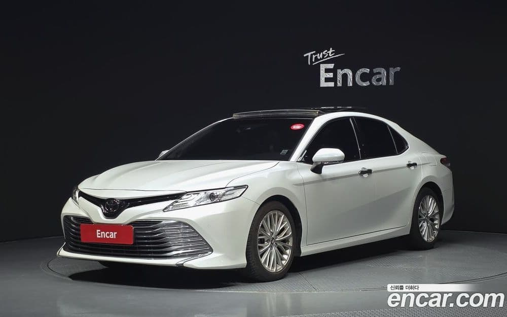 Toyota Camry 2.5 XV70 2019