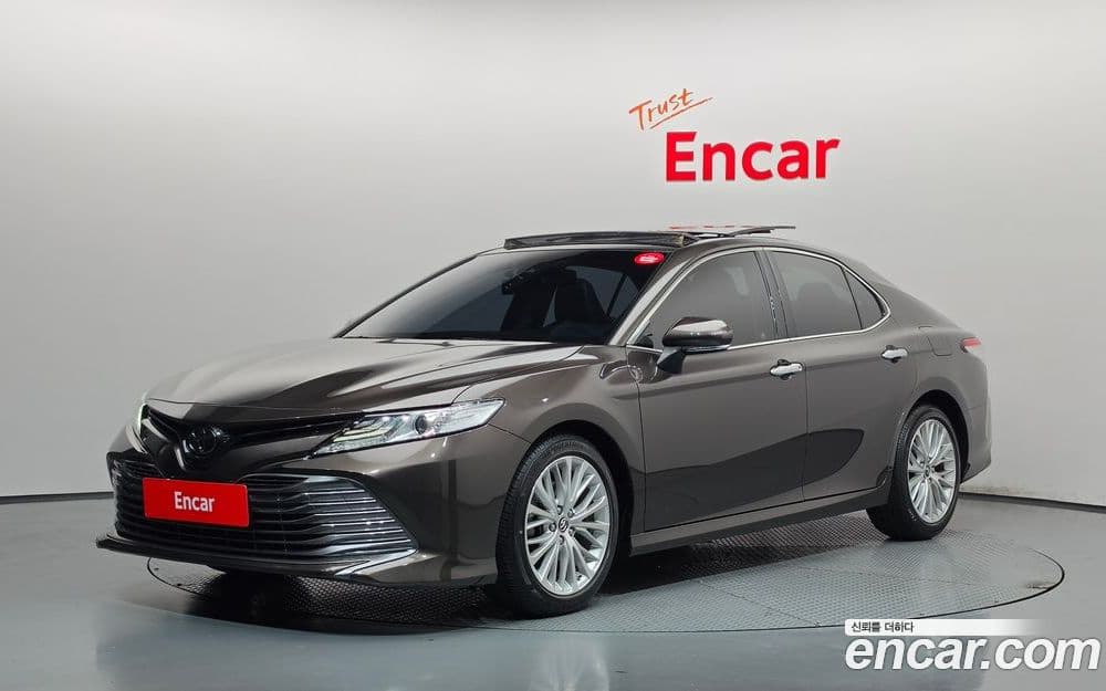 Toyota Camry 2.5 XV70 2019