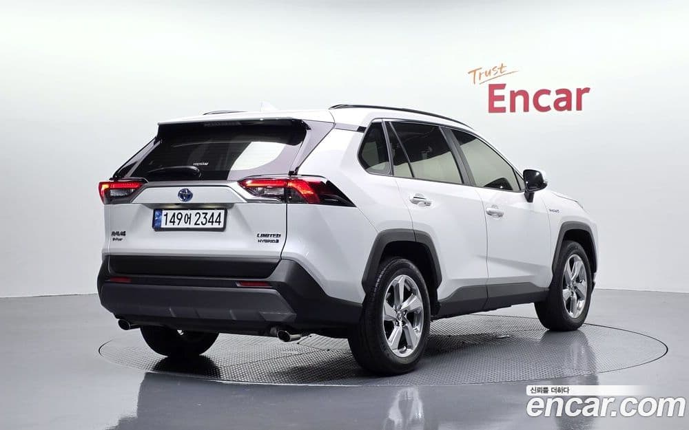Toyota RAV4 2.5 4WD Hybrid 5-е пок. 2021