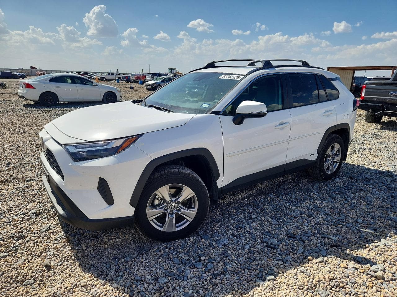 Toyota RAV4 Hybrid XLE 2025