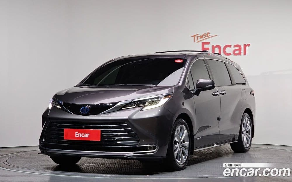 Toyota Sienna 2.5 Hybrid 2WD 4-е пок. 2021