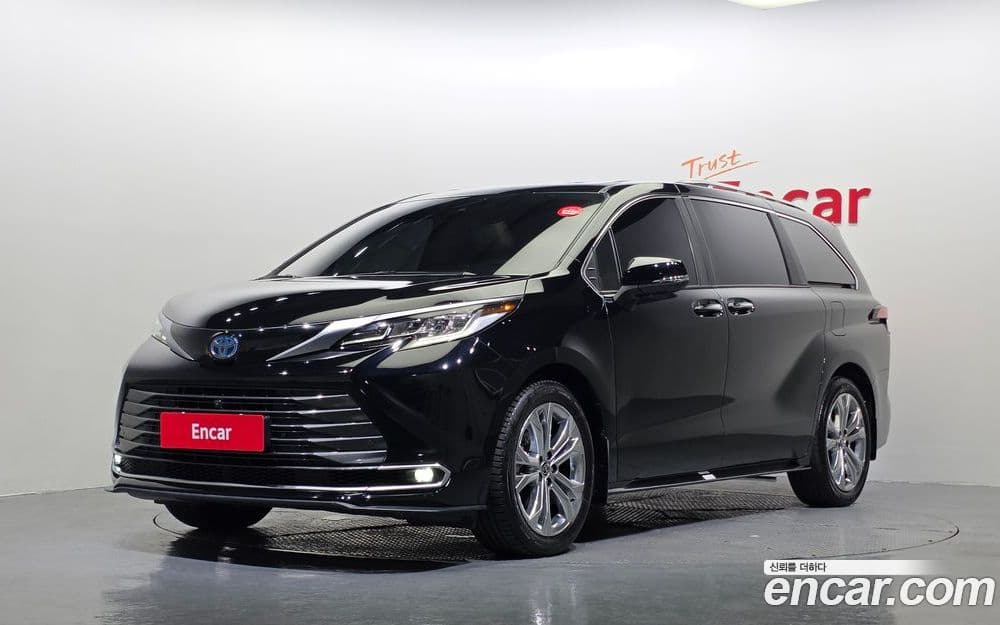 Toyota Sienna 2.5 Hybrid 2WD 4-е пок. 2023