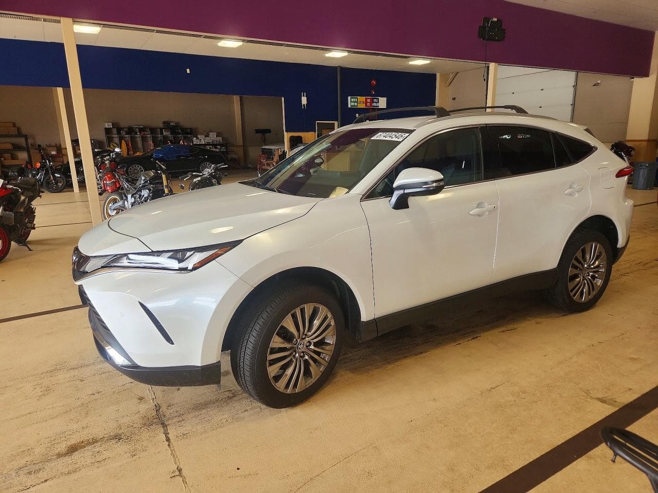 Toyota Venza XLE 2024
