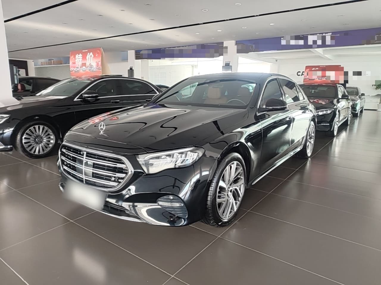 Mercedes-Benz E-Class 2024 — фото 1 из 6